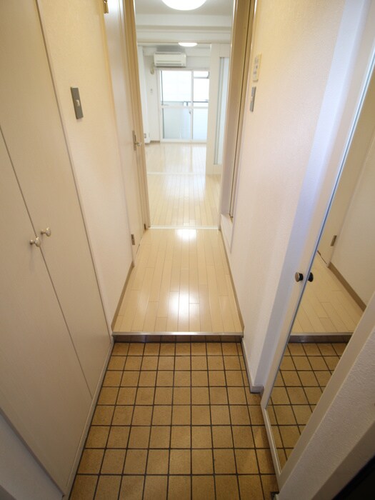 物件内観写真16　(廊下)