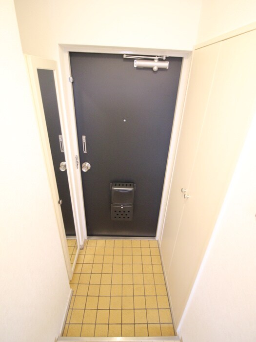 物件内観写真17　(玄関)