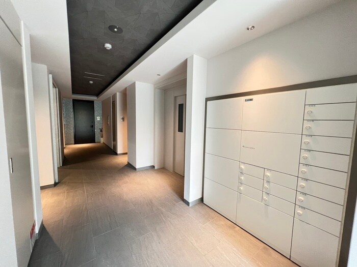 物件外観写真3　(エントランス部分)