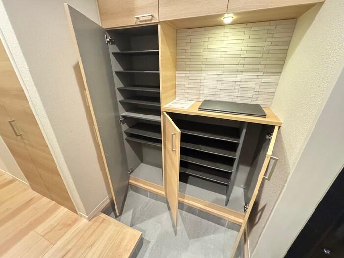 物件内観写真17　(靴箱)