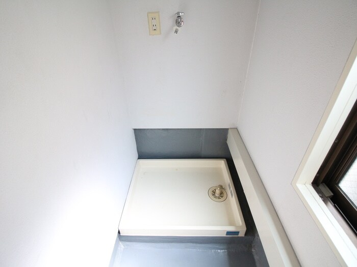 物件内観写真11　(洗濯機置場)