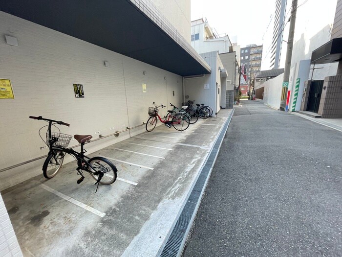 物件外観写真3　(駐輪場)