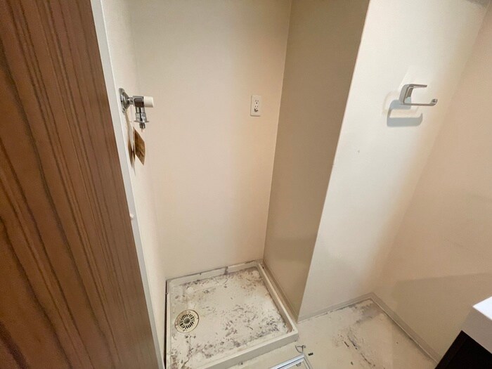 物件内観写真21　(洗濯機置場)