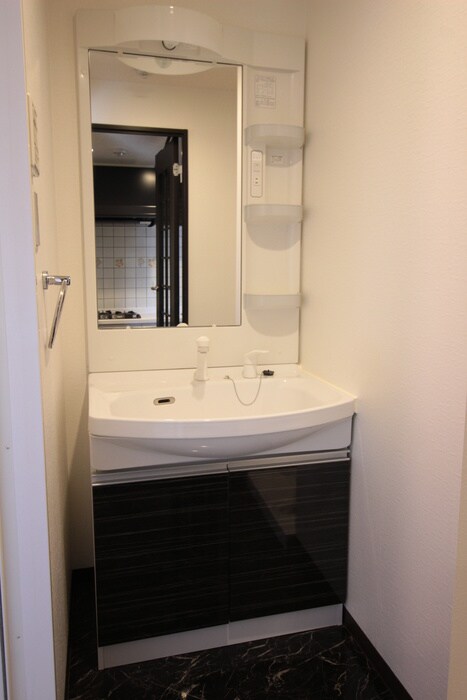 物件内観写真9　(洗面)