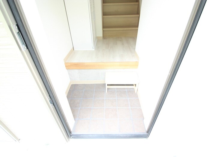 物件内観写真17　(玄関)