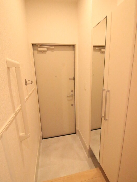 物件内観写真7　(玄関)