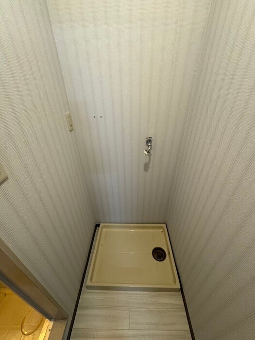 物件内観写真18　(洗濯機置場)