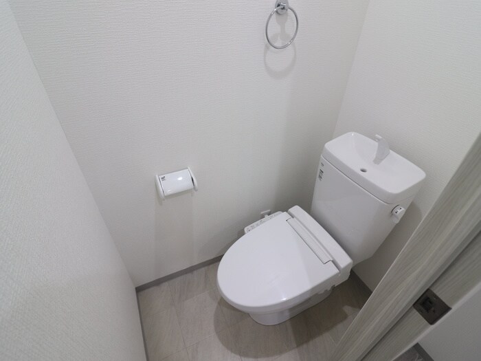 物件内観写真9　(トイレ)