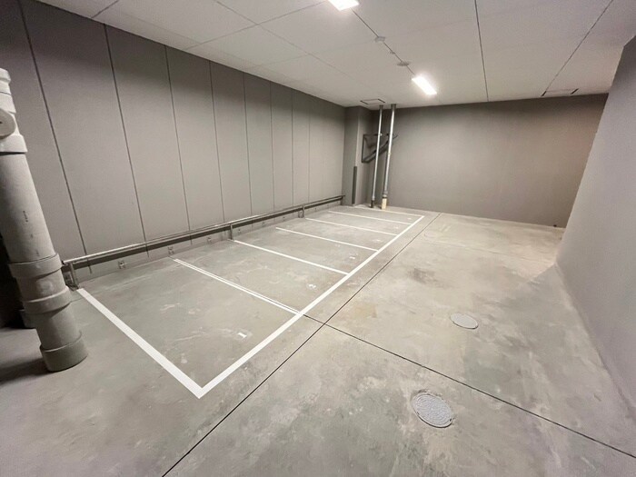 物件外観写真5　(バイク置き場)