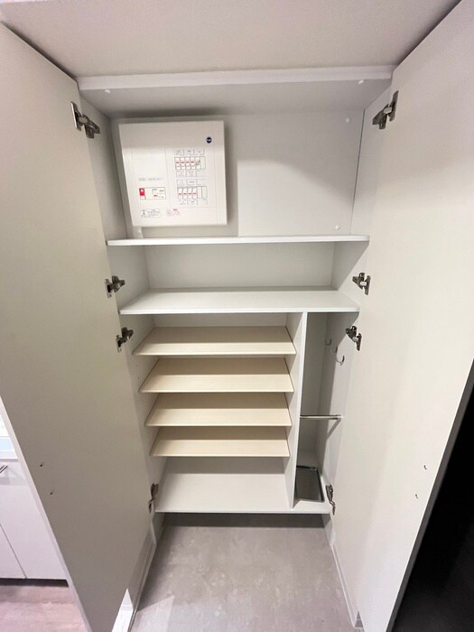 物件内観写真14　(靴箱)