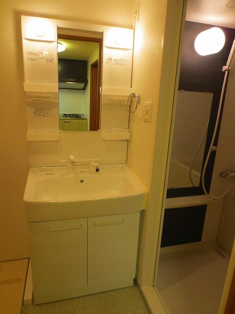 物件内観写真8　(洗面)