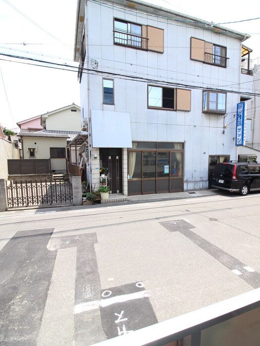 物件内観写真16　(室内からの展望)