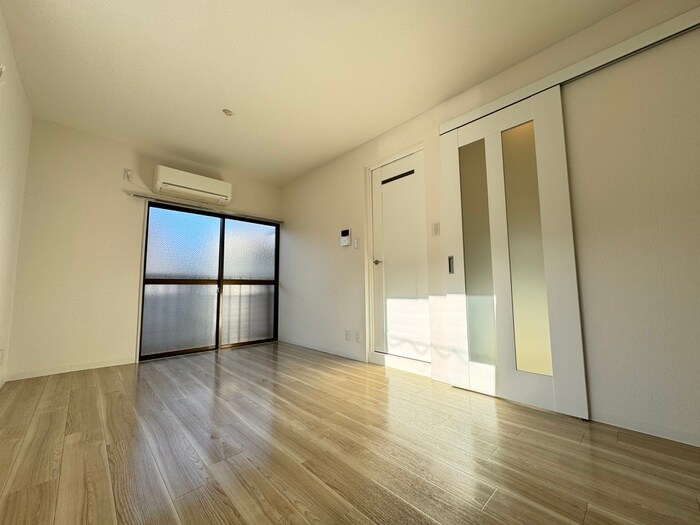 物件内観写真8　(居室)