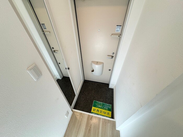 物件内観写真14　(玄関)