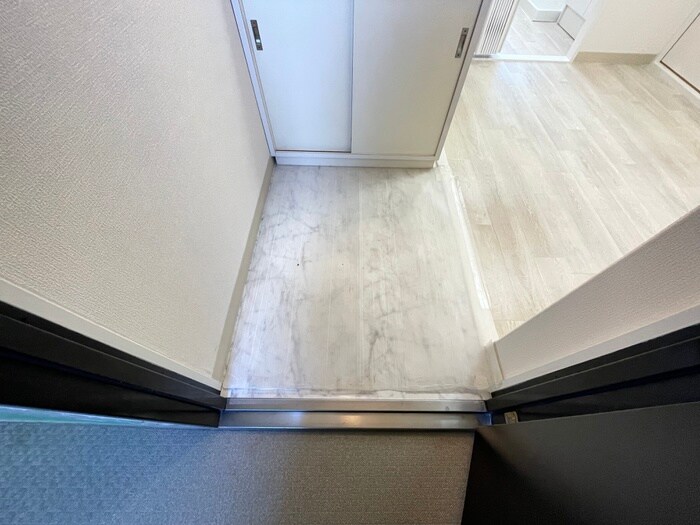 物件内観写真15　(玄関)