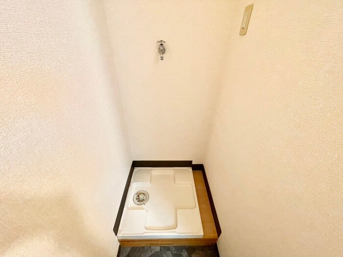 物件内観写真12　(洗濯機置場)