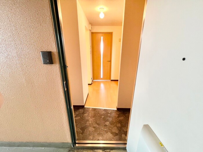 物件内観写真16　(玄関)
