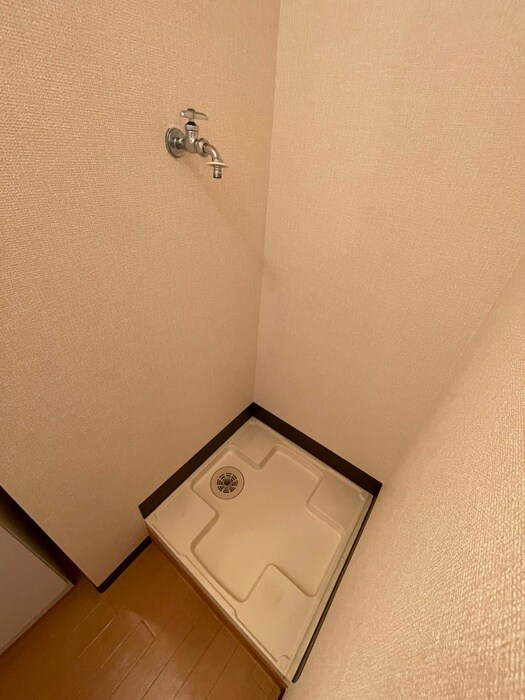 物件内観写真18　(洗濯機置場)