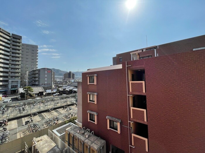 物件内観写真22　(室内からの展望)