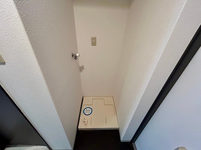 物件内観写真14　(洗濯機置場)