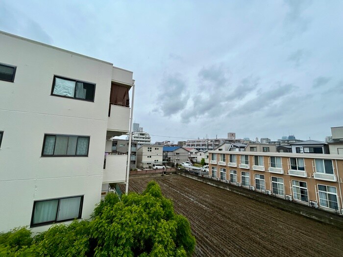 物件内観写真22　(室内からの展望)