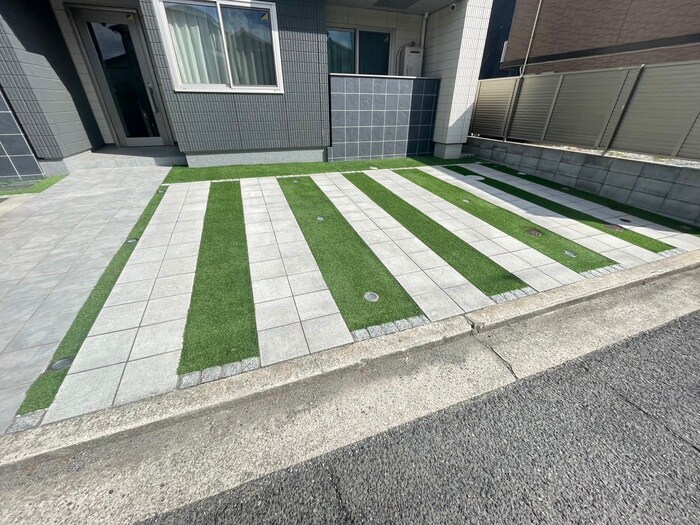 物件外観写真4　(駐車場)