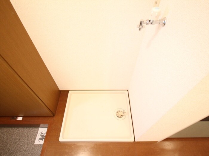 物件内観写真9　(洗濯機置場)