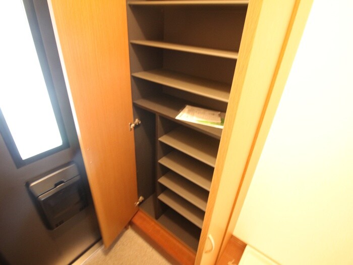 物件内観写真10　(靴箱)