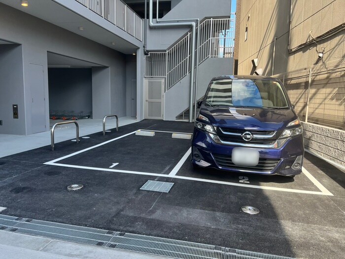 物件外観写真6　(駐車場)