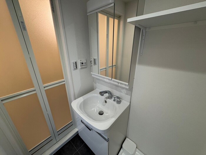 物件内観写真10　(洗面)