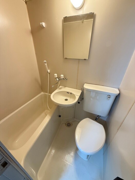 久保田ビルのバス