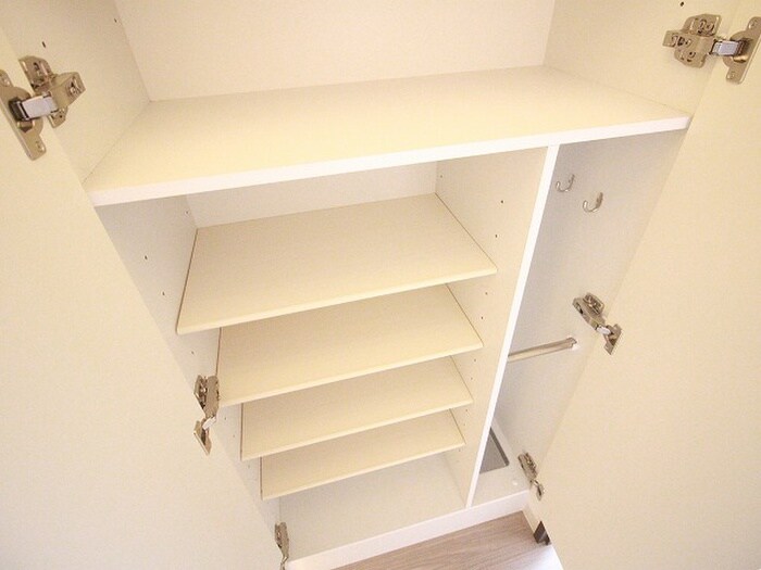 物件内観写真3　(靴箱)