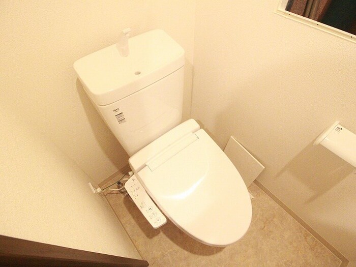 物件内観写真4　(トイレ)