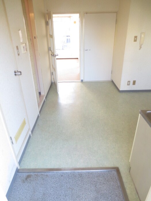 物件内観写真15　(玄関)