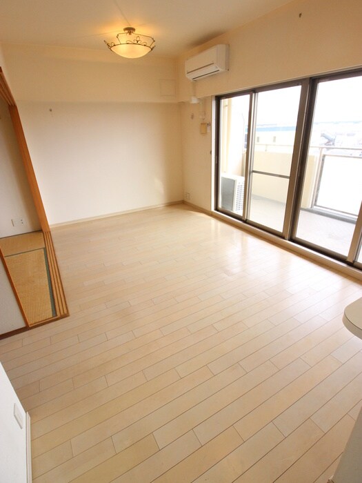 物件内観写真9　(居室)