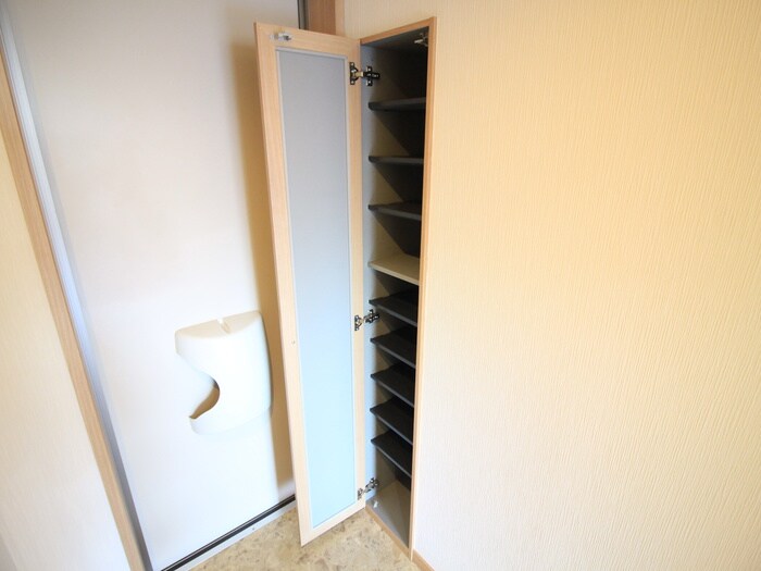 物件内観写真14　(靴箱)