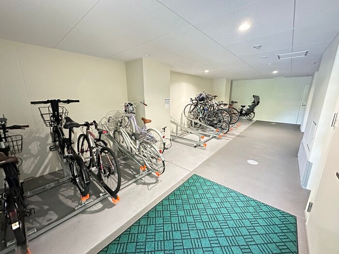 物件外観写真4　(駐輪場)