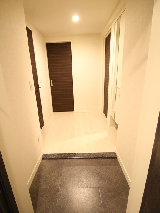 物件内観写真17　(玄関)