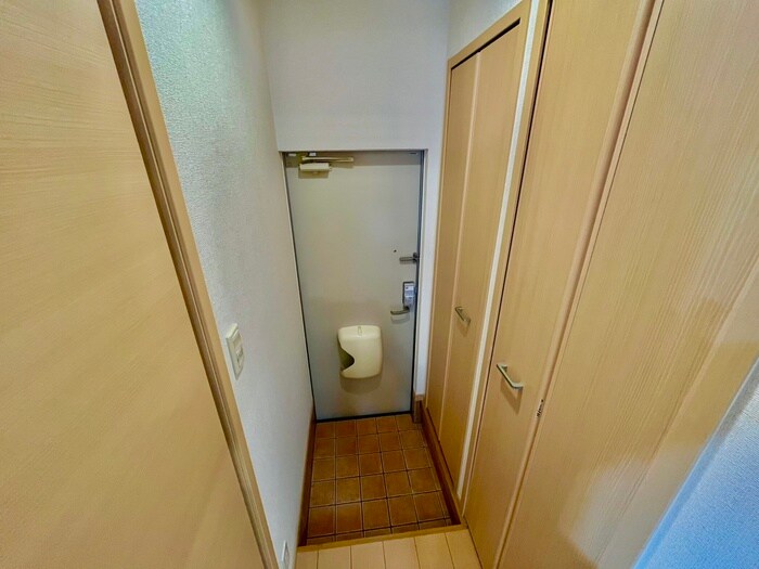 物件内観写真12　(玄関)