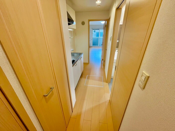 物件内観写真16　(廊下)