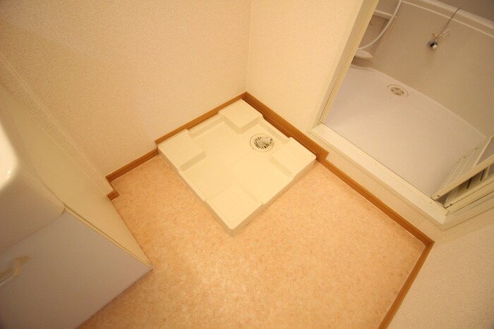 物件内観写真15　(洗濯機置場)