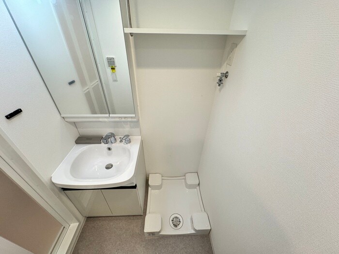 物件内観写真13　(洗濯機置場)