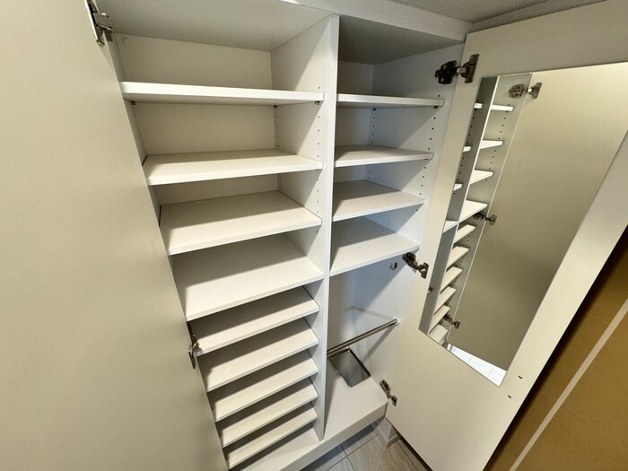 物件内観写真15　(靴箱)