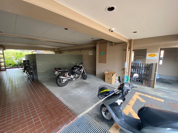 バイク置き場