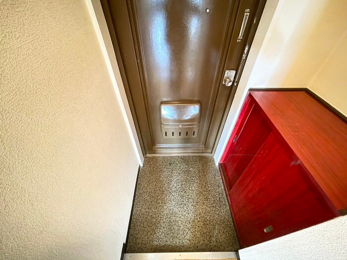 物件内観写真18　(玄関)