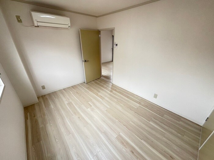 物件内観写真10　(居室)