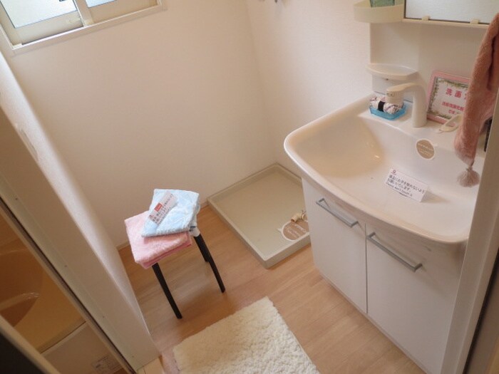 物件内観写真6　(洗面)