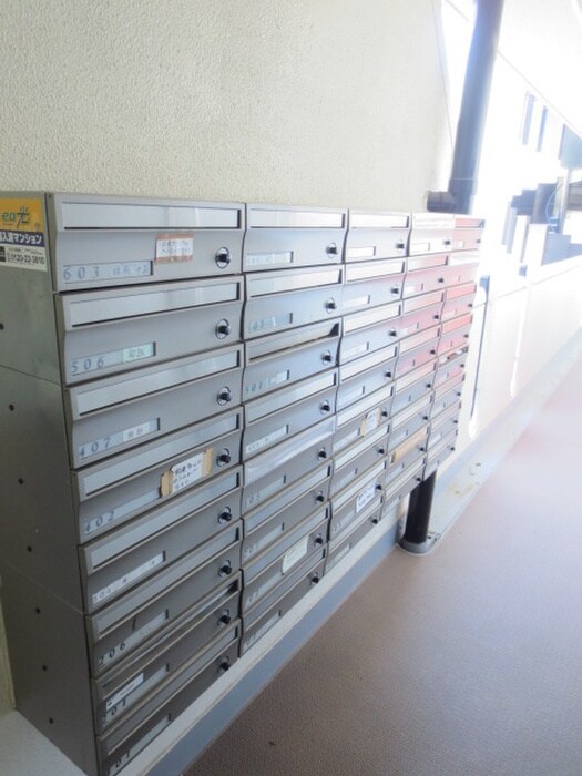 物件外観写真4　(エントランス部分)