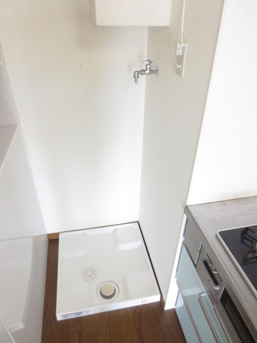 物件内観写真16　(洗濯機置場)