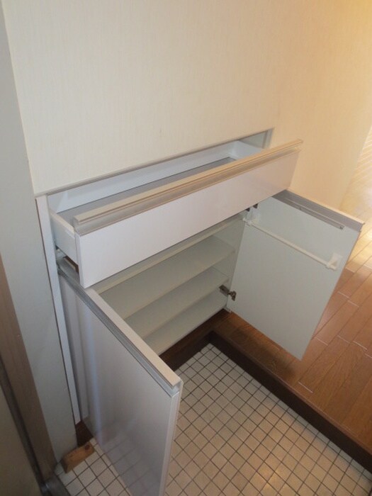 物件内観写真18　(靴箱)